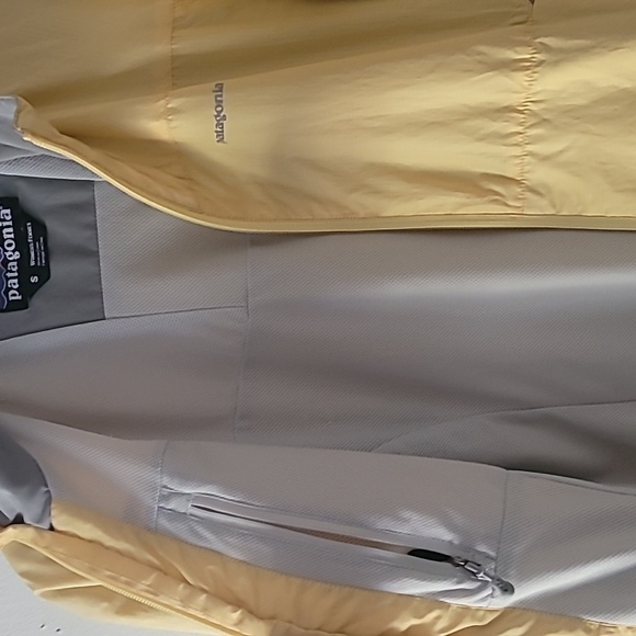 Patagonia Alpine Wind Jacket. Yellow. Women's Size Small. - Picture 7 of 11